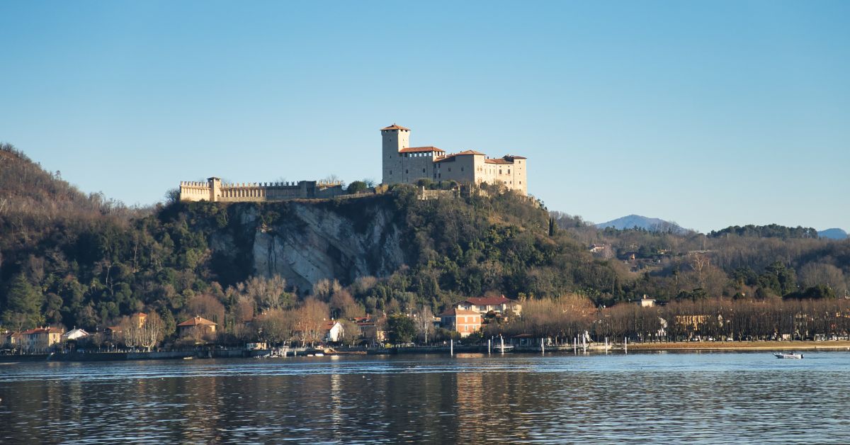 Rocca di Angera - © Francesco Dall'Oglio - 2025. Tutti i diritti riservati. È vietata la riproduzione, modifica, distribuzione o utilizzo dell’immagine senza autorizzazione scritta dell’autore.